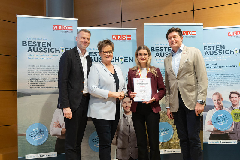 54977545704_5398ae6438_c